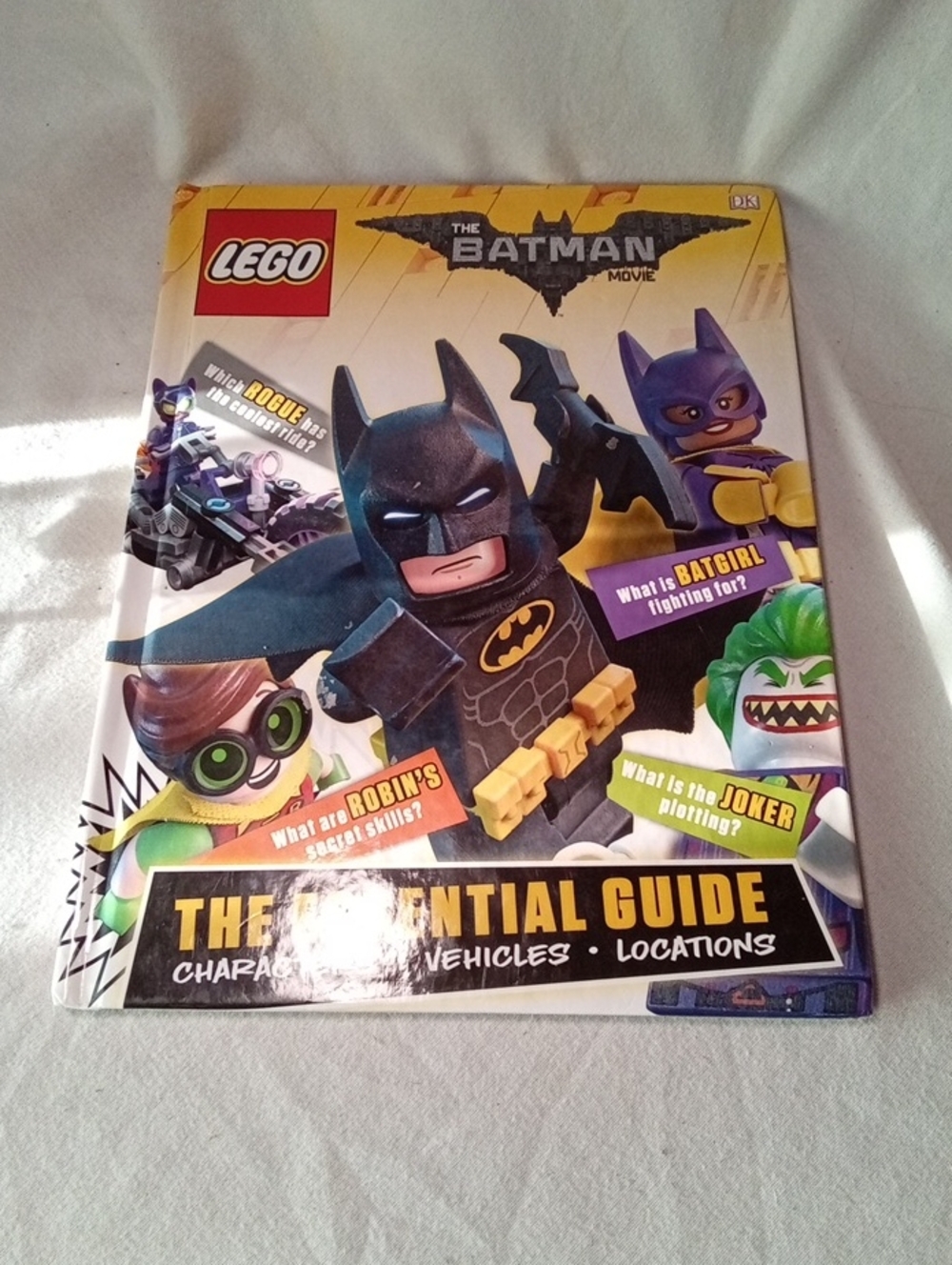 Dk Book .LEGO Batman Movie Easential Guide